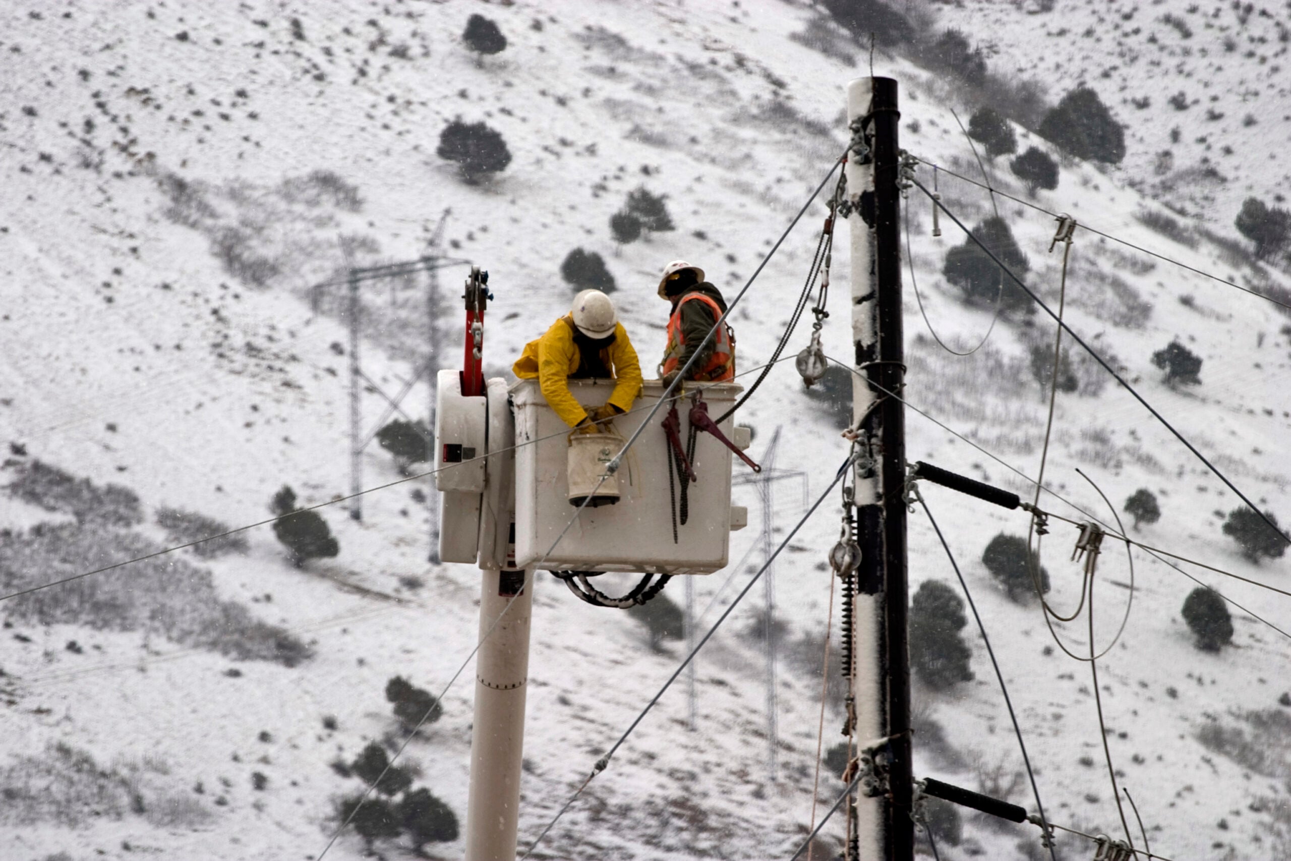 Attachment Details winter-gear-for-linemen