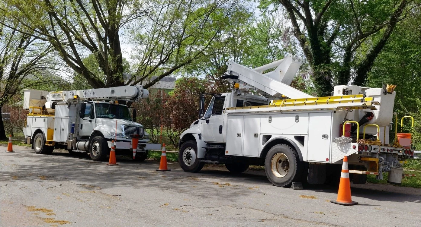 bucket-truck-kit-checklist-trucks-on-street