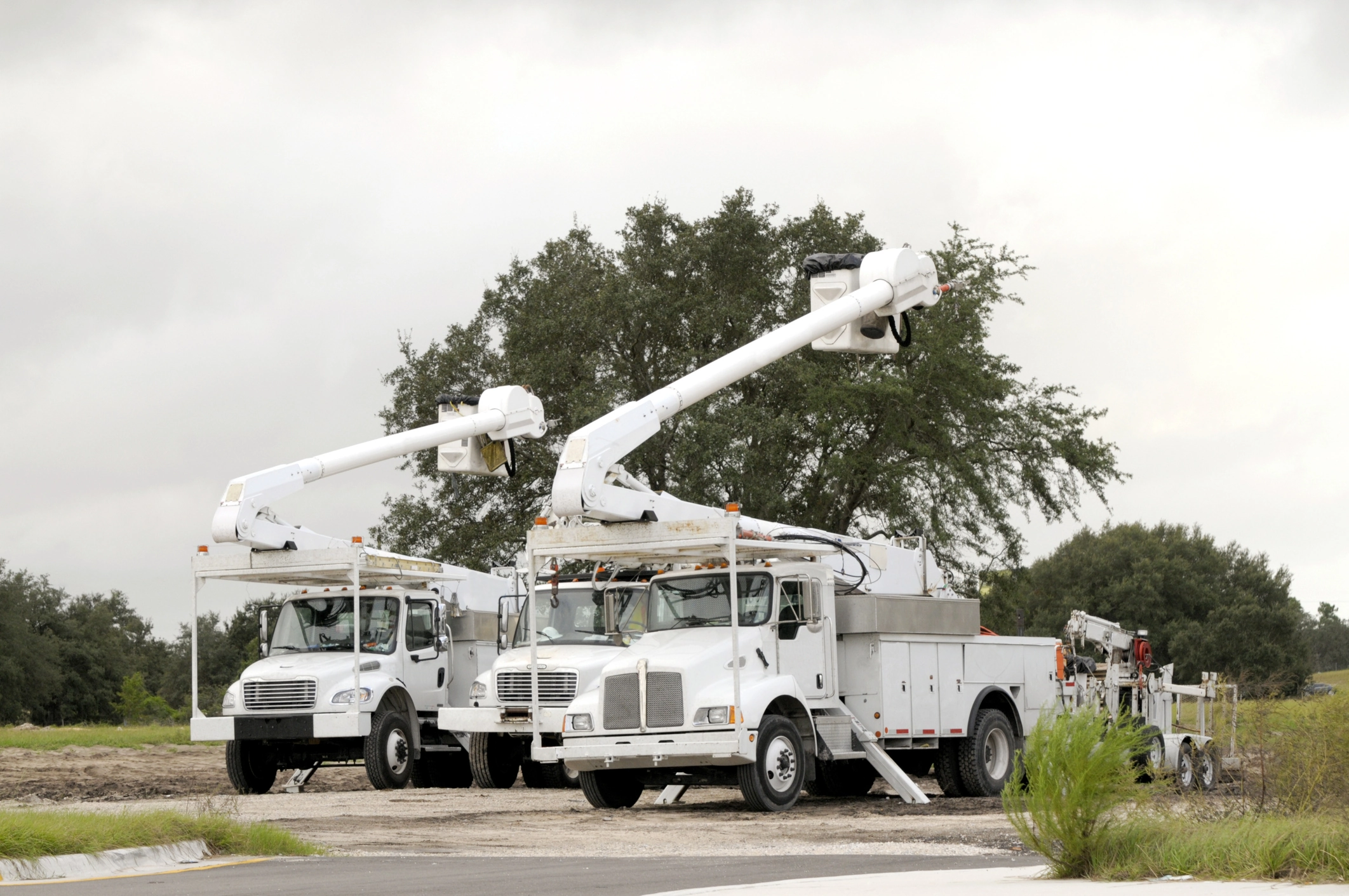 bucket-trucks-exterior-bucket-truck-accessories.
